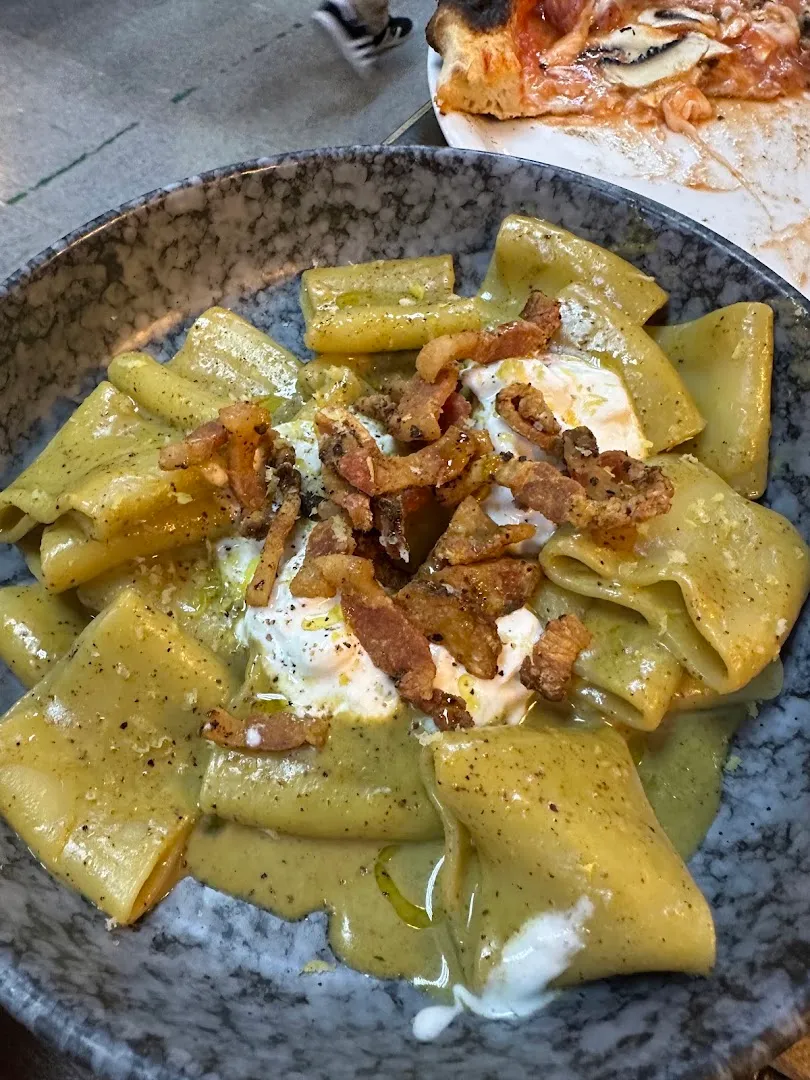 Fiaschetteria La Saletta — Pizza restaurant in Madrid (15)