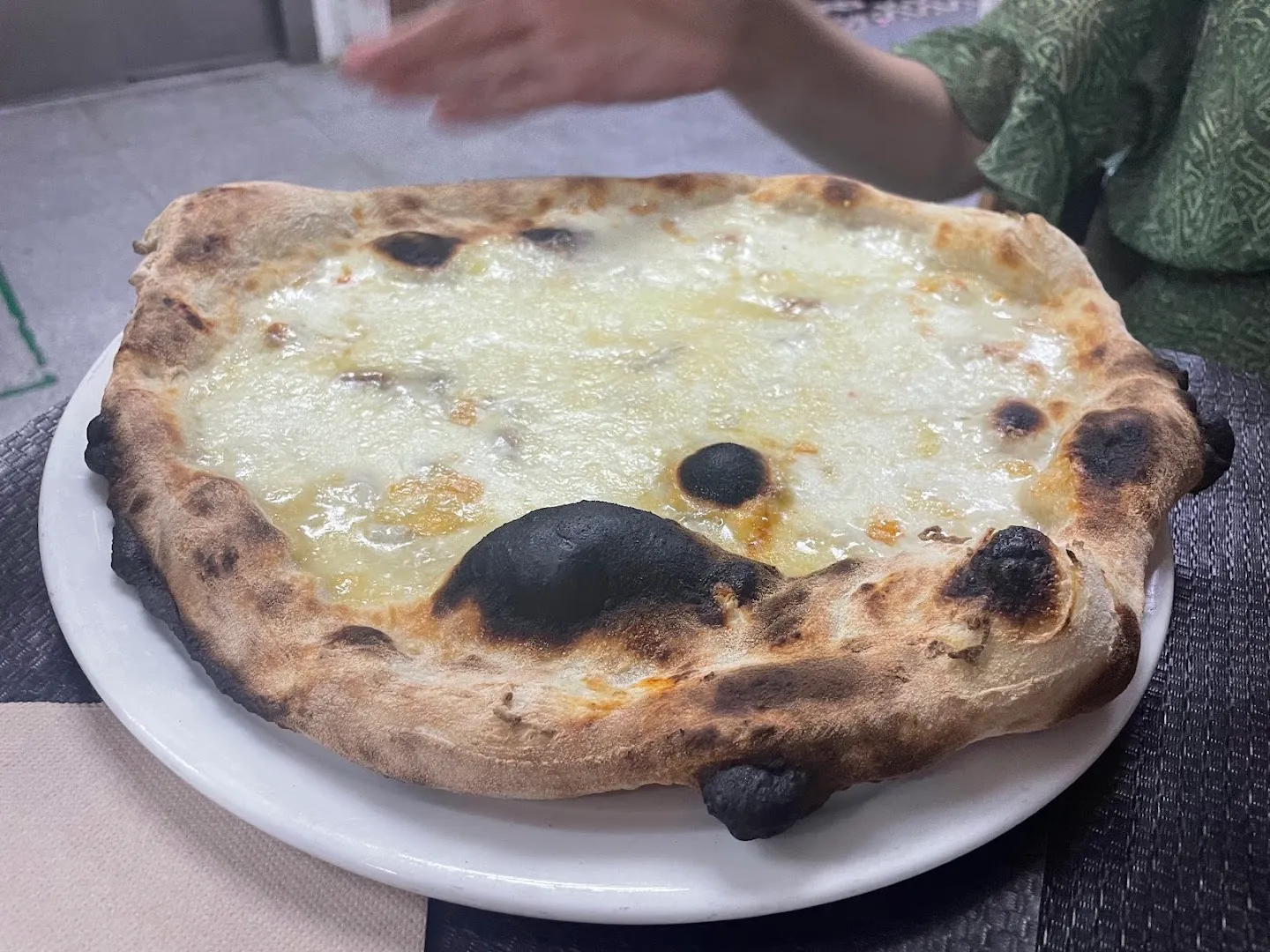 Truffle pizza — Fiaschetteria La Saletta — Pizza restaurant in Madrid