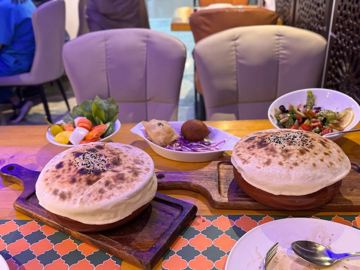 خدمة محترمة وودية — Al Dimashqi Restaurant - مطعم الدمشقي — Syrian restaurant