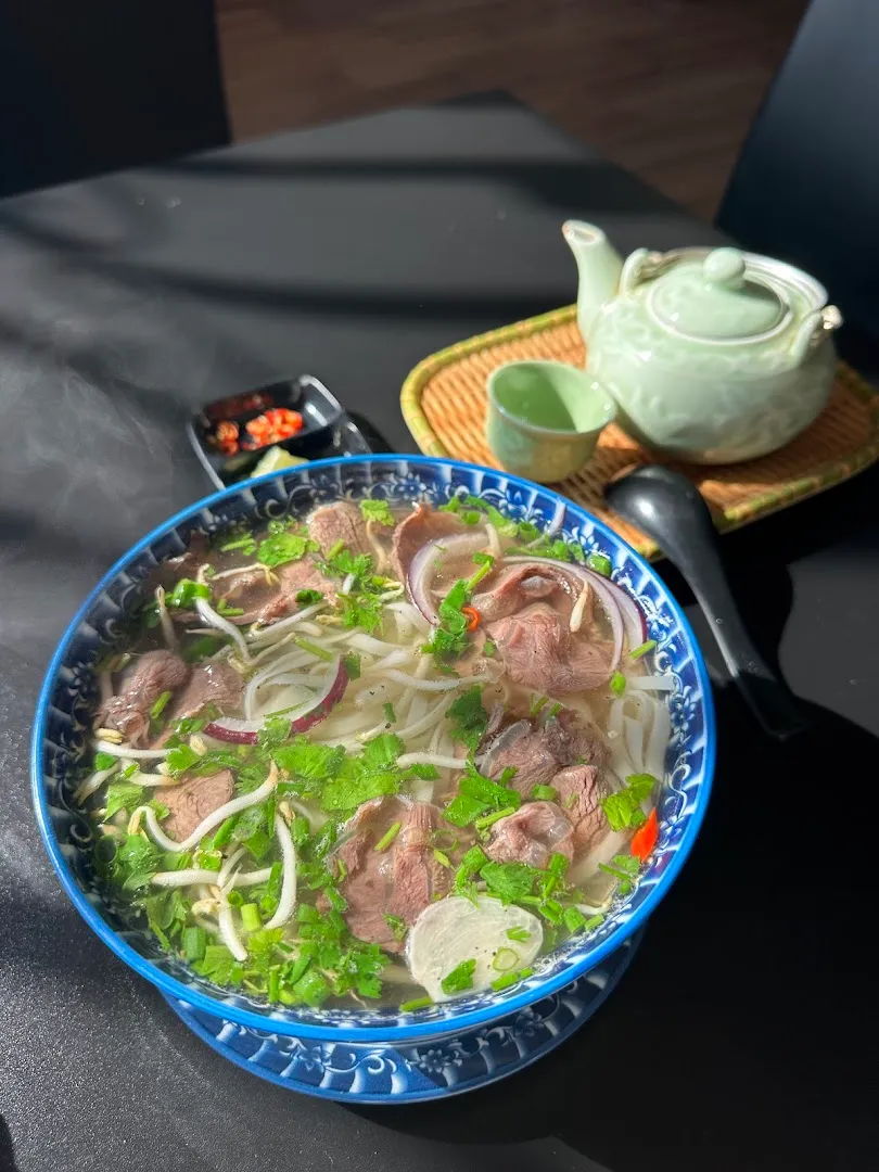 Bun bo nam bo — Pho U tří soudků — Restaurant in Prague 10-Vršovice