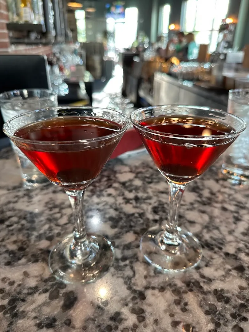 Knowledgeable Servers — Smokin Fins - Arvada — Seafood restaurant in Arvada