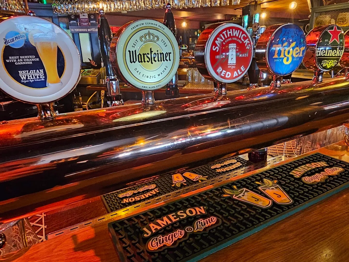 Friendly Service — The Cock and Bull Coolock — Bar in Dublin 5