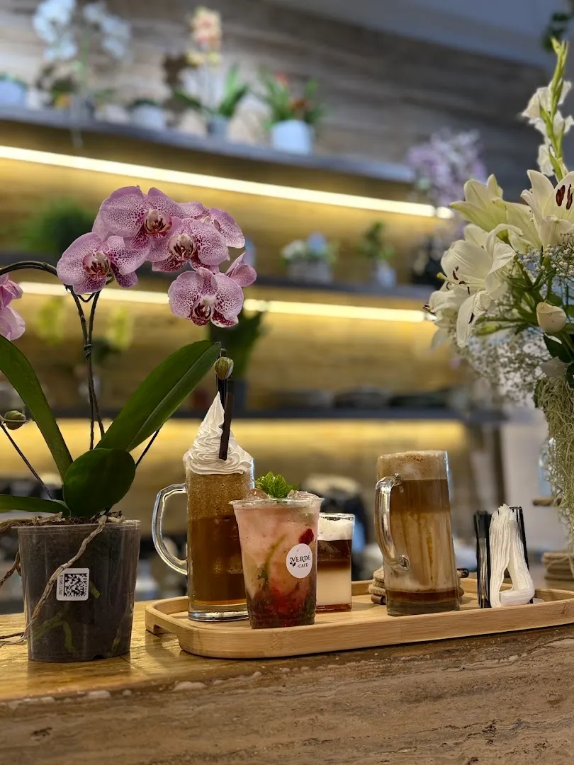 Ambiance paisible — Verde cafe — Coffee shop in المرازقة