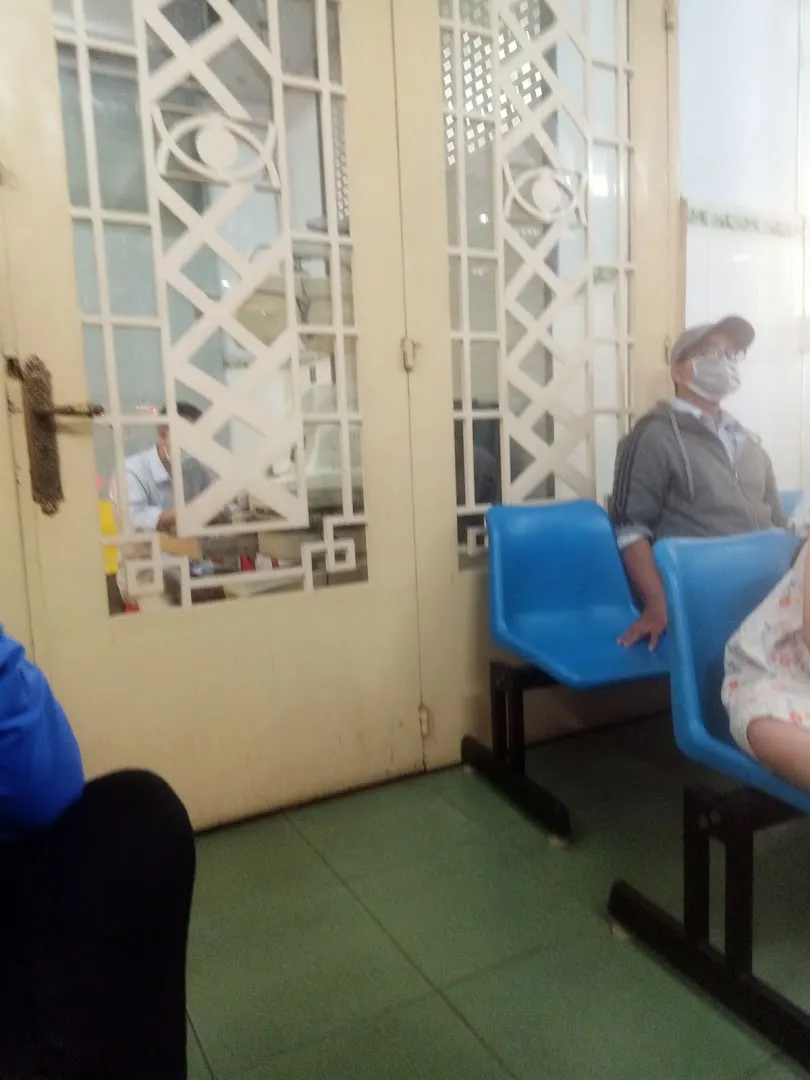 Tư vấn kính — Phòng Khám Chuyên Khoa 490 — Medical clinic in Ho Chi Minh