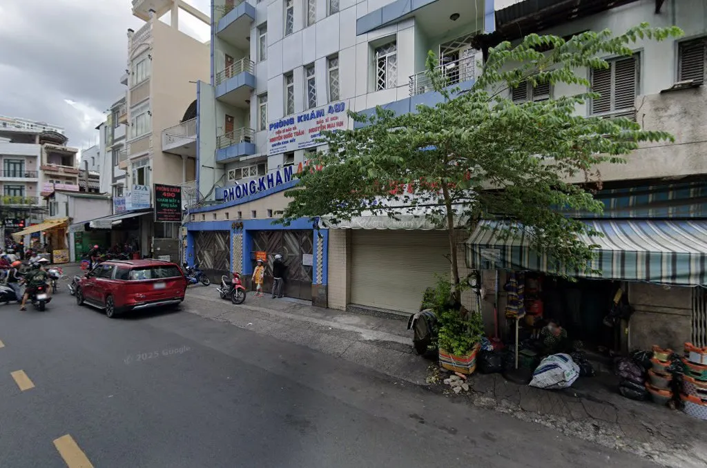 Bác sĩ nhiệt tình — Phòng Khám Chuyên Khoa 490 — Medical clinic in Ho Chi Minh