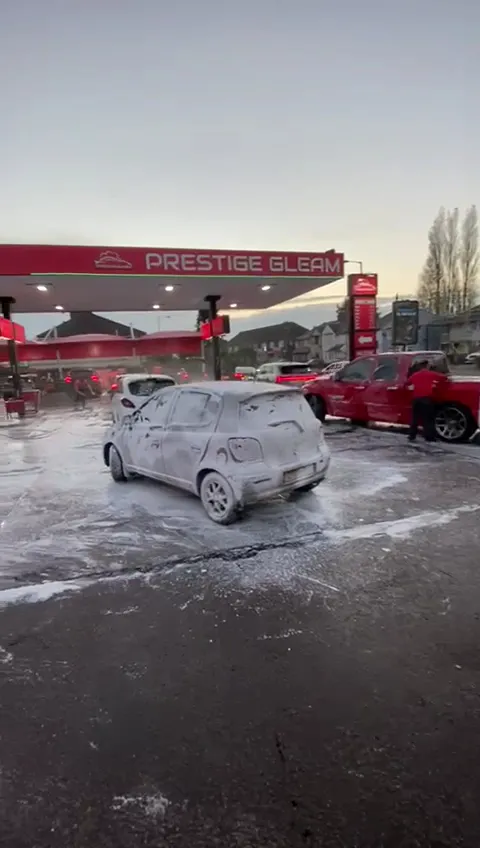 Silver valet — PRESTIGE GLEAM — Car wash in Walsall