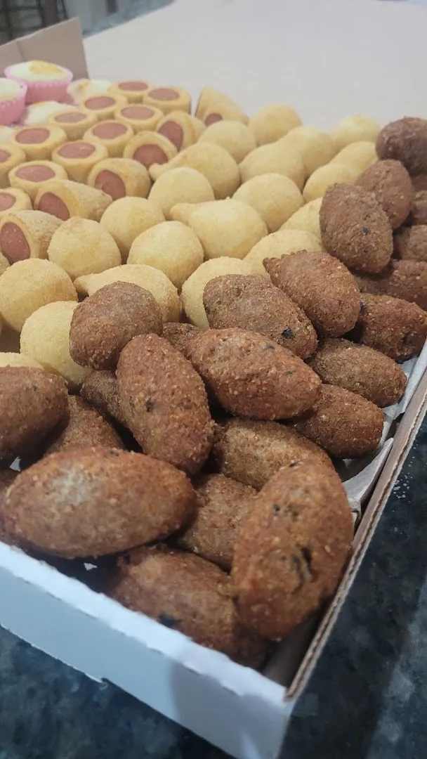 Attentive Service — Lanchonete da Taninha — Snack bar in Bom Sucesso, Minas Gerais