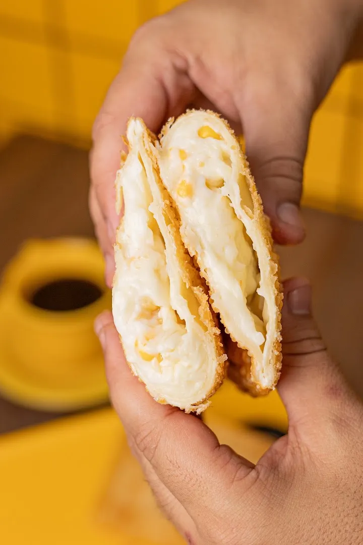 Salgados deliciosos — Lanchonete da Taninha — Snack bar in Bom Sucesso, Minas Gerais