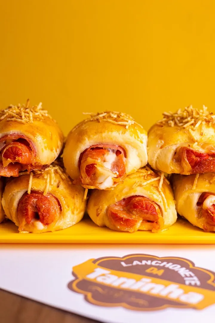 Fresh Savory Snacks — Lanchonete da Taninha — Snack bar in Bom Sucesso, Minas Gerais