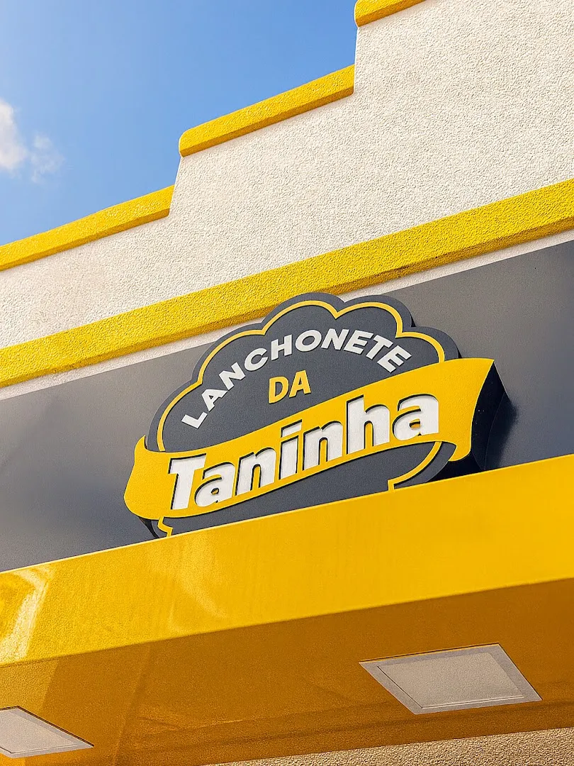 Unmatched Pastel — Lanchonete da Taninha — Snack bar in Bom Sucesso, Minas Gerais