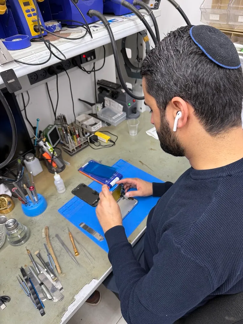 שירות אישי — סים תקשורת סניף ראשי - ראש העין — Cell phone store באזור Rosh Haayin