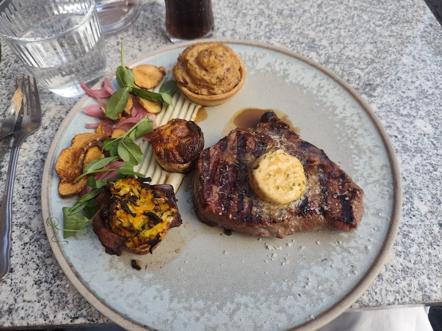 Pommes — Den Gyldne Okse — Restaurant in Viborg