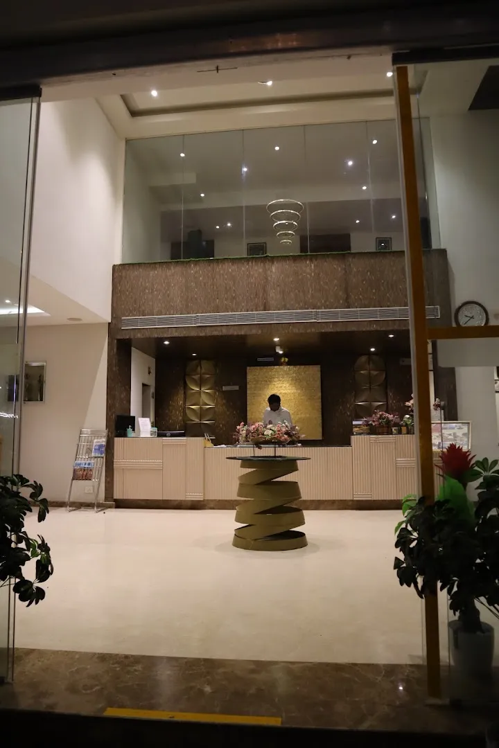 Good Value for Transit Stops — Hotel Raama — Hotel in Hassan