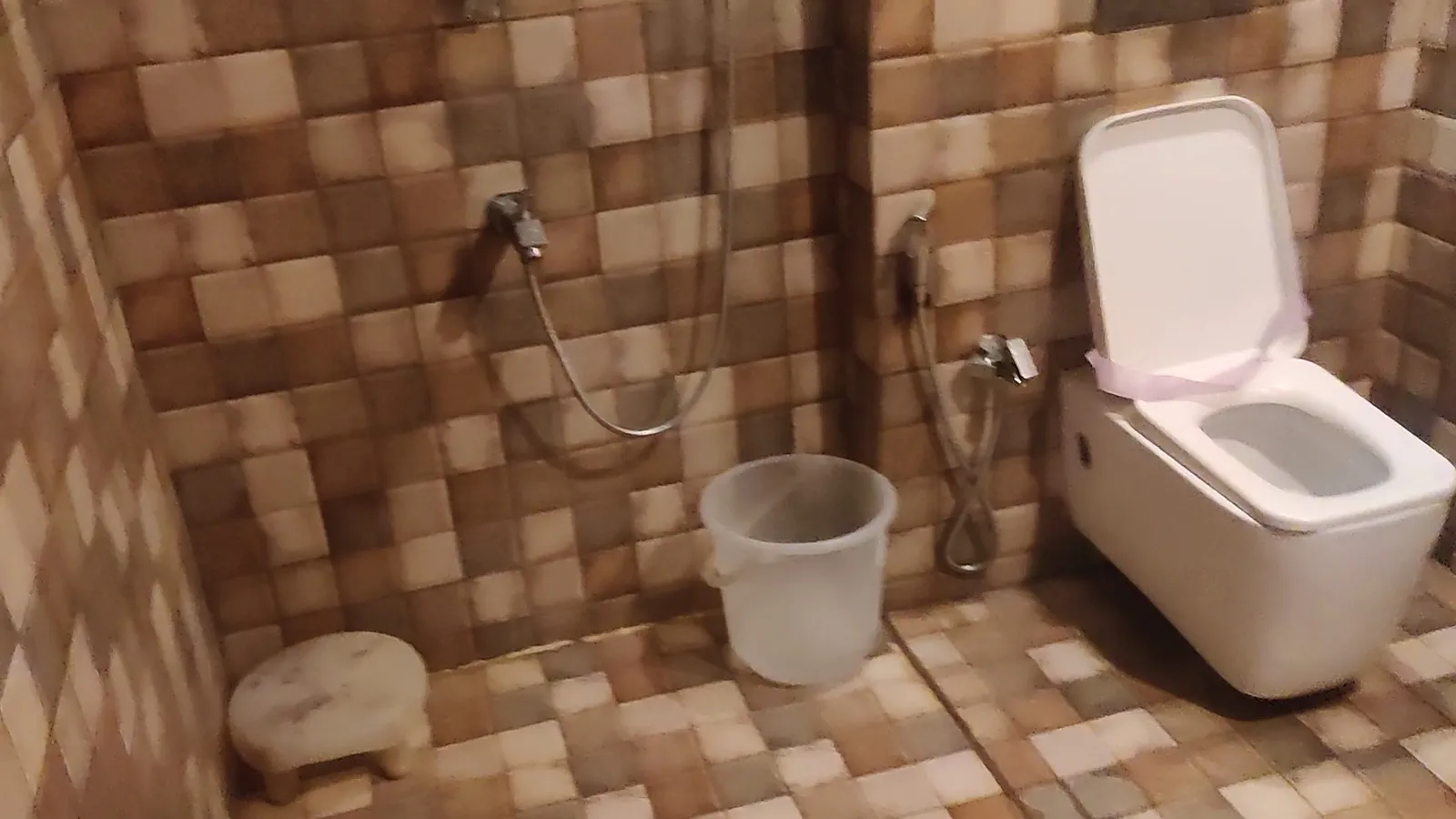 Spacious & Clean Rooms — Hotel Raama — Hotel in Hassan