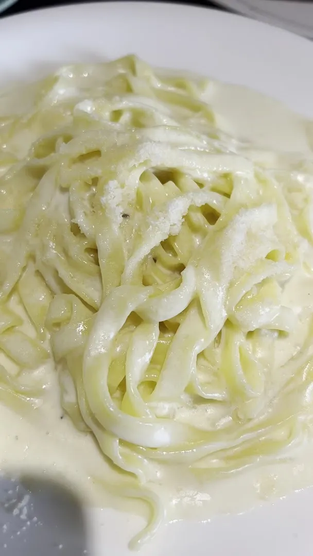 Fettuccine Alfredo — That's Amore Restaurant — Italian restaurant in Rome