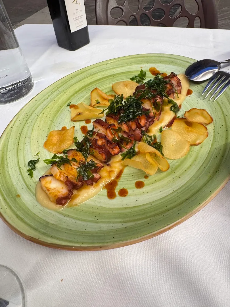 Servicio atento — Araboka Restaurante en Málaga — Restaurant in Málaga